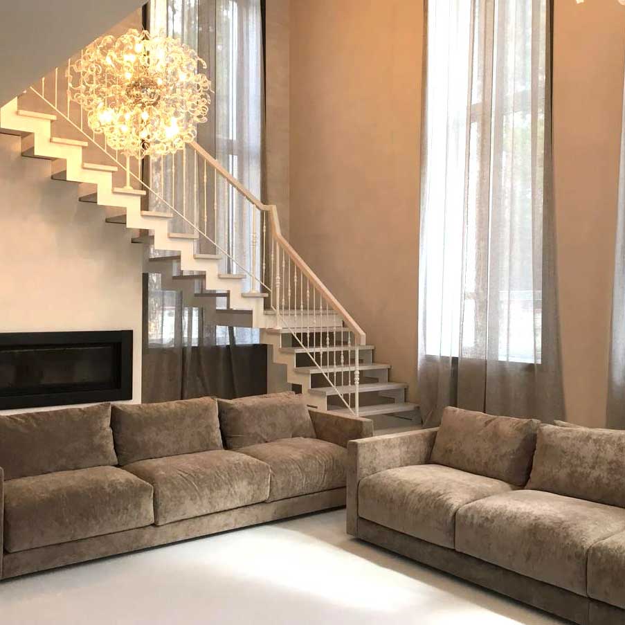 Nappa olohuoneessa, viimeistely mokkanahan pehmeydellä - Kivira